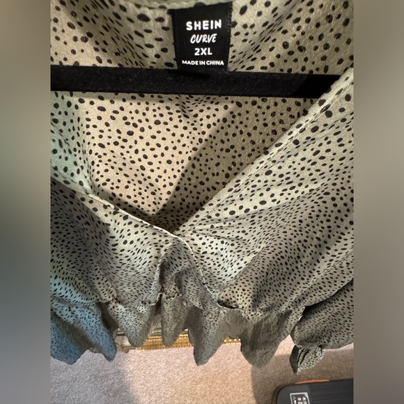 Micro leopard peplum v neck olive green - Picture 2 of 2